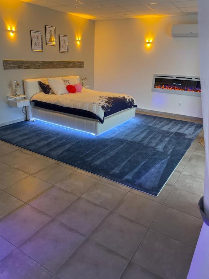 سان ديزييه Luxury Loft Spa المظهر الخارجي الصورة